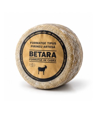 Handwerklich hergestellter Ziegenkäse BETARA (Typ „Pirineo“)