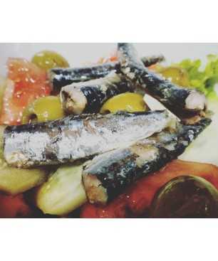 Piccole sardine in olio di oliva piccante 20-25 unità Ramón Peña "Etichetta Nera"
