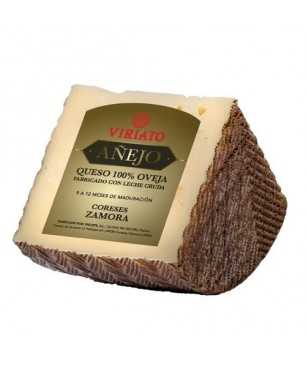 Dry cured Cheese Viriato Añejo with raw sheep milk - quarter