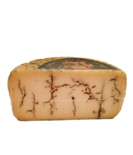 Pecorino cheese with pasteurized sheep milk - HALF