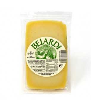 Gereifter Beiardi-Käse mischt Rohmilch von Schafen und Kuh - 1/2 Käse