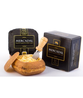 Aged Mahón cheese Mercadal with pasterized cow milk, D.O. Mahon - WHOLE