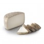 Organic and artisan garrotxa cheese Mas el Garet with goat milk - WHOLE