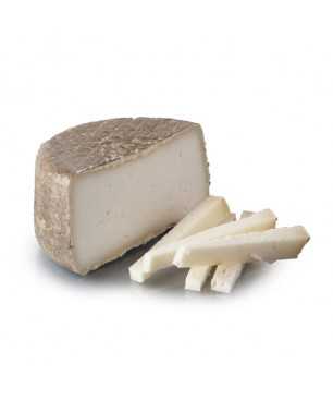 Aged goat cheese Mas el Garet with goat milk - WHOLE