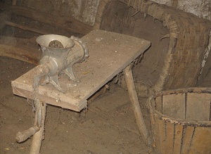 Ausarbeitung Maschine Chorizo Iberico Leon traditionell