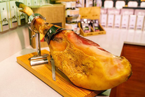 Shop in Barcelona to buy the best ham ibérico bellota worldwide