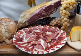 ¿Dónde comprar jamón pata negra, ibérico o serrano en Roma?