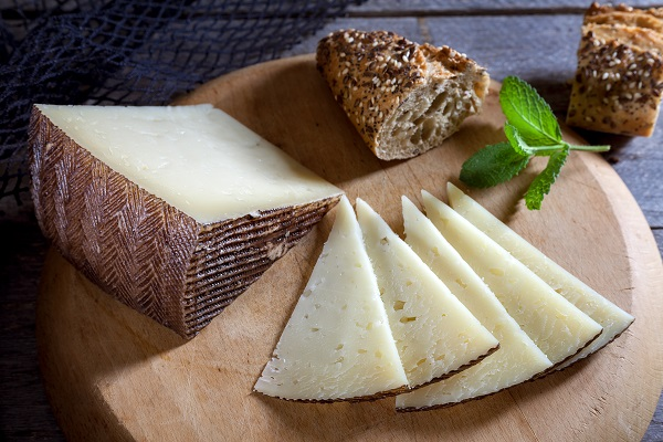 How to pair the different types of cheeses?